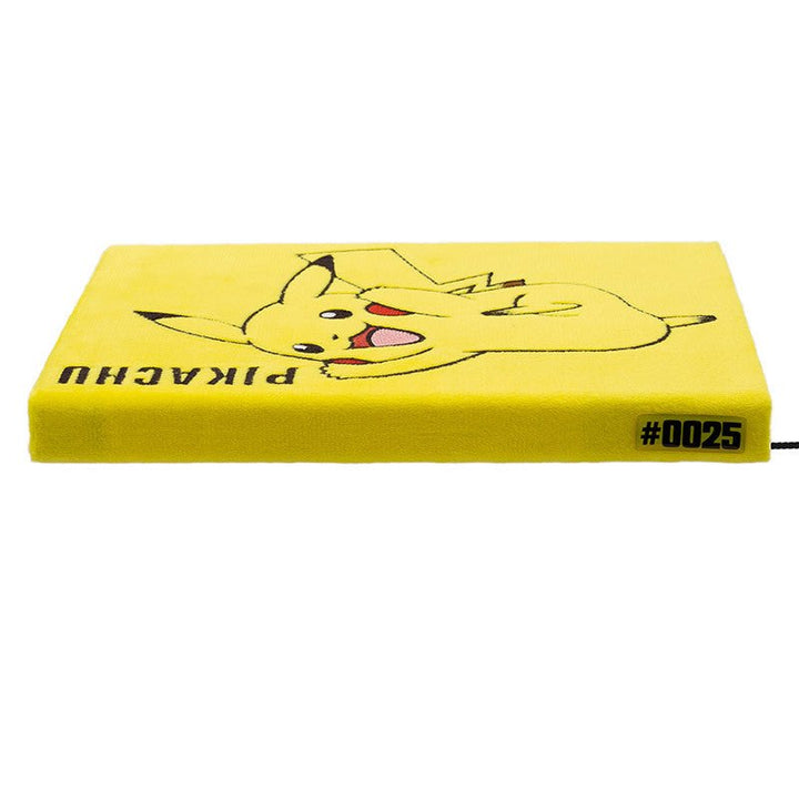 Pokemon Notatbok A5 Plush Pikachu - Supernerds