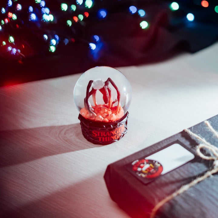 Stranger Things Snøglobe - Supernerds